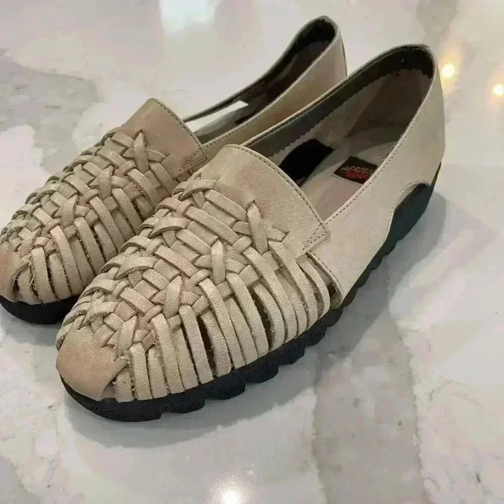 Vintage AEROSOLES Ivory Weaved Leather Flat Sandal Shoes Women 8 Casual Everyday